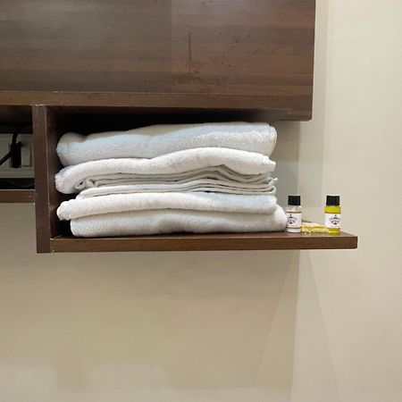Vishwanath Inn Варанаси Екстериор снимка